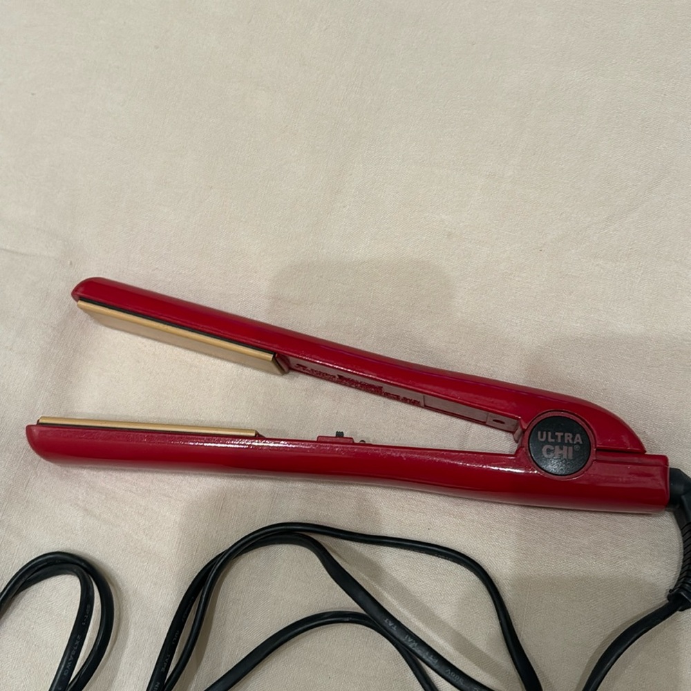 Red chi hair straightener